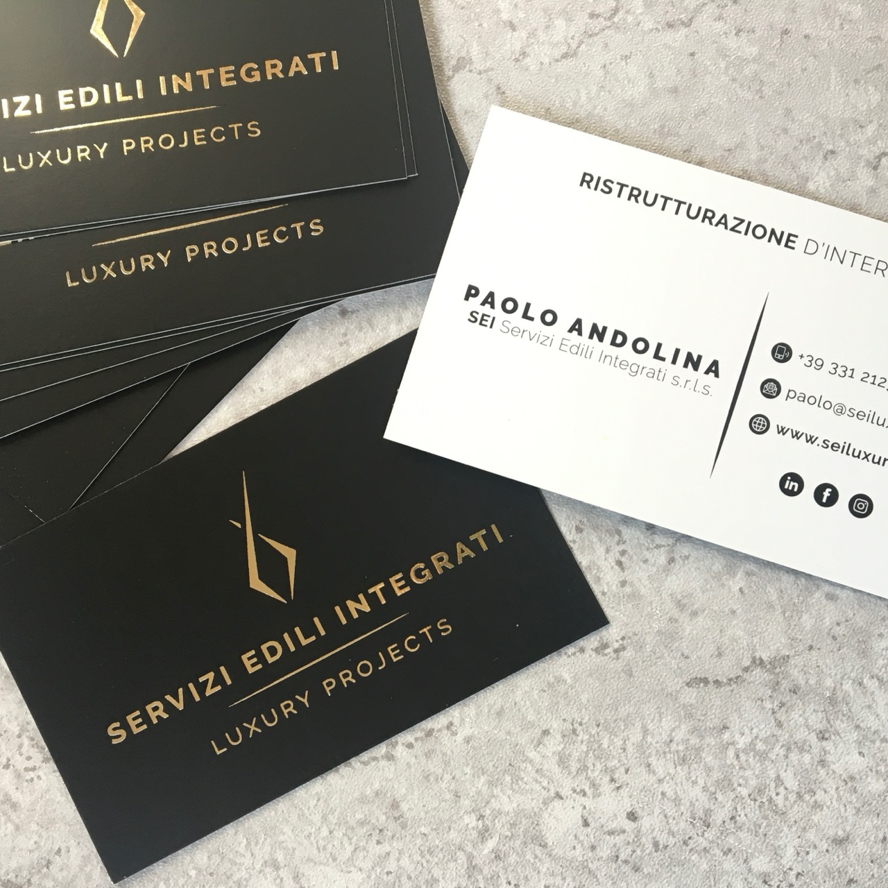 Materiale Cartaceo e Digitale studiolime progetti clienti branding aziendale grafica design loghi progetti impaginazioni biglietti da visita immagine coordinata monza brianza